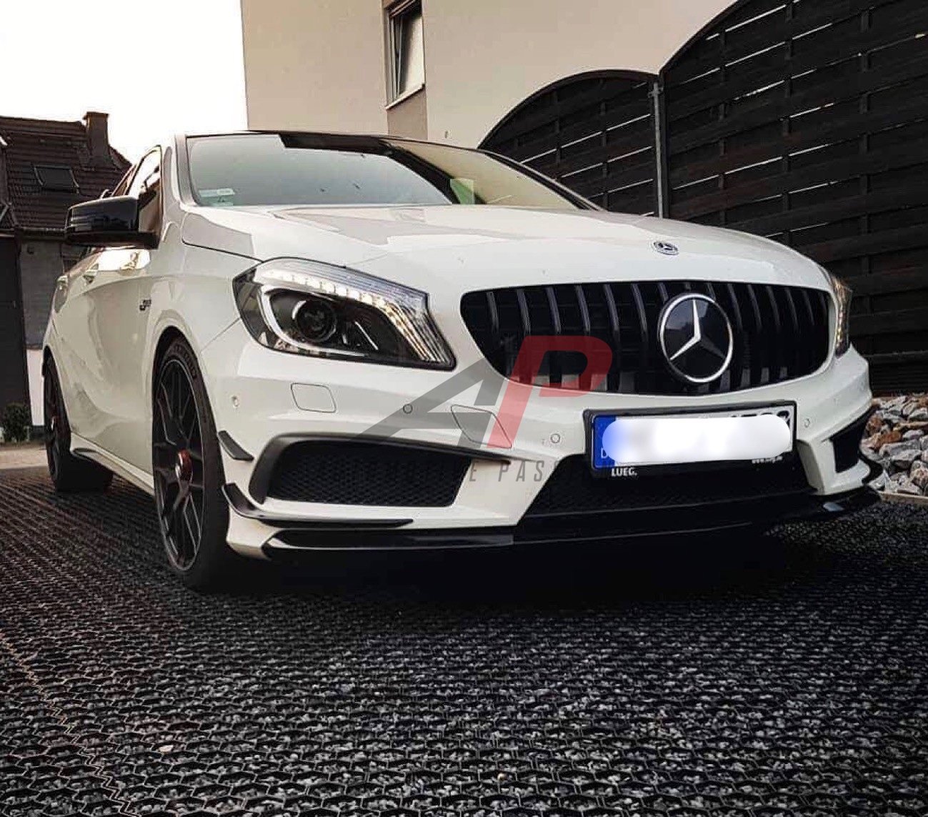 MERCEDES PANAMERICANA GTR STYLE GRILLE A CLASS W176 PRE FACELIFT – Gloss black